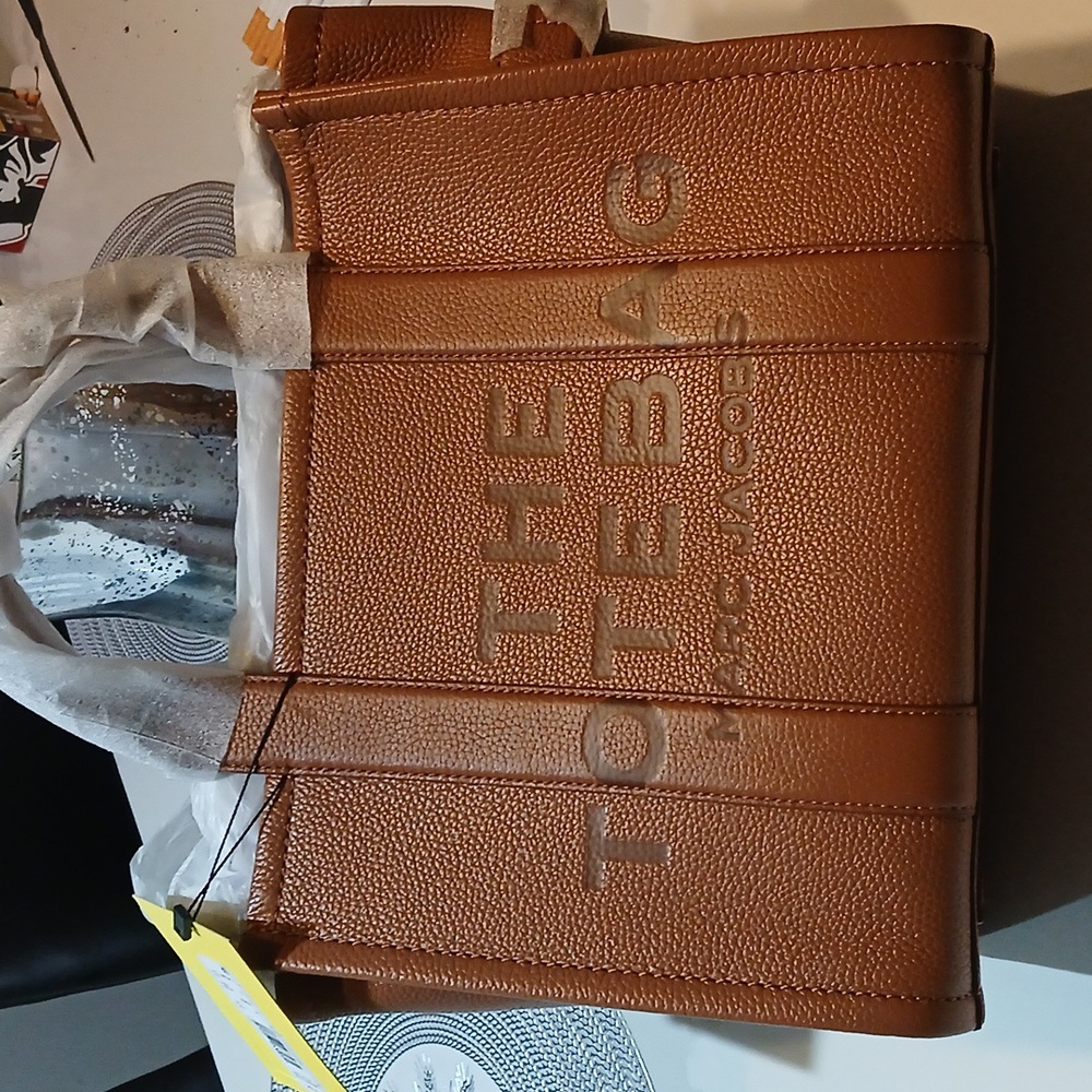 -Marc Jacobs Medium Tote  "Price Firm" - Picture 4 of 8